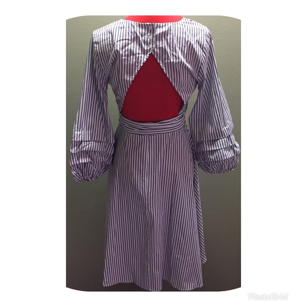FOREVER 21 CONTEMPORARY WHITE &BLUE STRIPED DRESS. - Picture 2 of 3
